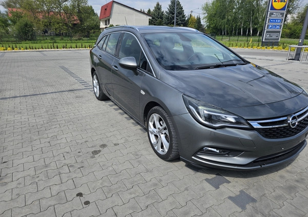 Opel Astra cena 26900 przebieg: 262000, rok produkcji 2017 z Nowogrodziec małe 154